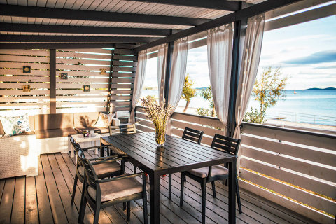 Mobilhome Mir - výhled z terasy mobilhome 1, Pakoštane, Zadarská riviéra, Chorvatsko