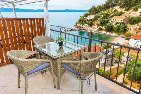 Apartmány Antun - výhled z terasy apartmánu A5, ostrov Hvar, Chorvatsko