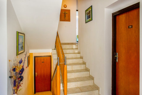 Apartmány Garden Resort-L - chodba v domě, Potočnica, ostrov Pag, Chorvatsko