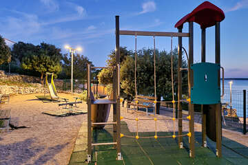 Apartmány Roza - dětské hřiště blízko domu, Mandre, ostrov Pag, Chorvatsko