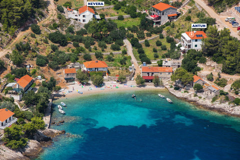 Apartmány Antun - letecký pohled, jižní zátoka ostrova Hvar, Chorvatsko