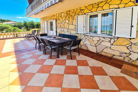 Prázdninový dům Ekipa - terasa v přízemí, Kukljica, ostrov Ugljan, Chorvatsko