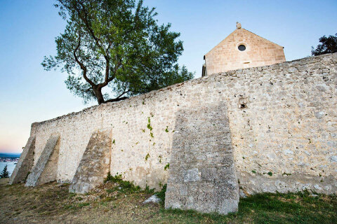 Tkon - klášter Ćokovac, ostrov Pašman, Chorvatsko