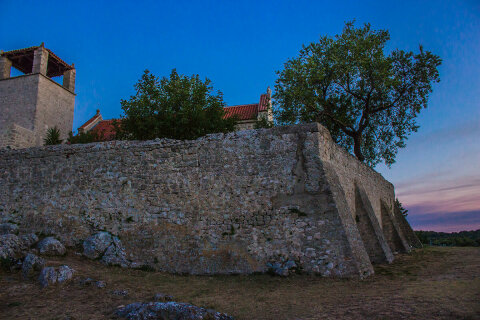 Tkon - klášter Ćokovac, ostrov Pašman, Chorvatsko