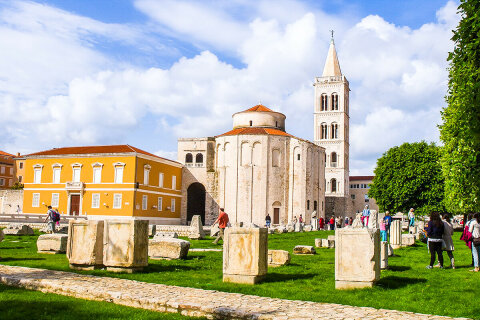 Zadar - rotunda Sv. Donata a zvonice Sv. Anastázie, Chorvatsko