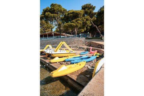 Resort Zelena Punta - půjčovna kajaků, Kukljica, ostrov Ugljan, Chorvatsko