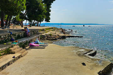 Kukljica - pláž Zelena Punta, ostrov Ugljan, Chorvatsko