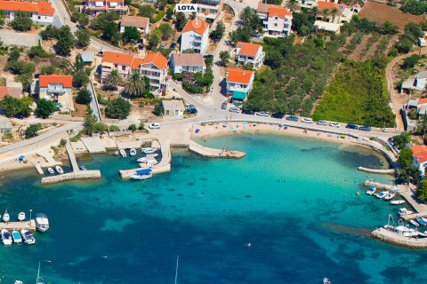 Apartmány Lota - letecký pohled, Jakišnica, ostrov Pag, Chorvatsko