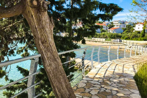 Jakišnica, ostrov Pag, Chorvatsko