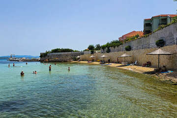 Apartmány Tulipan - písečná pláž Južna plaža 130 m od domu, Tkon, ostrov Pašman, Chorvatsko