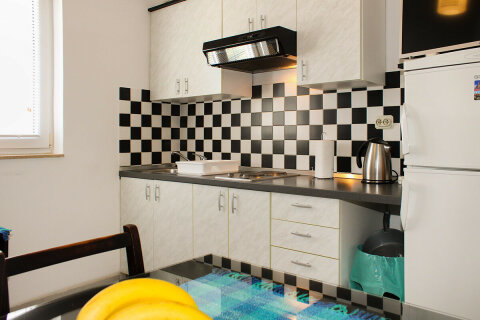 apartmány Mali Luka: apartmán A2 pro 2-4 osoby, <br />
2. poschodí