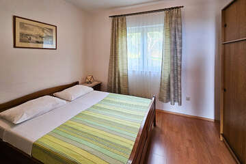 apartmány Mali Luka: apartmán A3 pro 2-4 osoby, <br />
2. poschodí