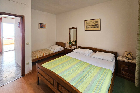 apartmány Mali Luka: apartmán A3 pro 2-4 osoby, <br />
2. poschodí