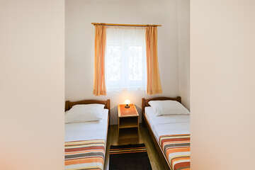 apartmány Mali Luka: apartmán A4 pro 4-5 osob, <br />
3. poschodí