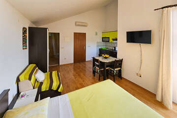 apartmány Mali Luka: studio A6 pro 2-3 osoby, <br />
3. poschodí