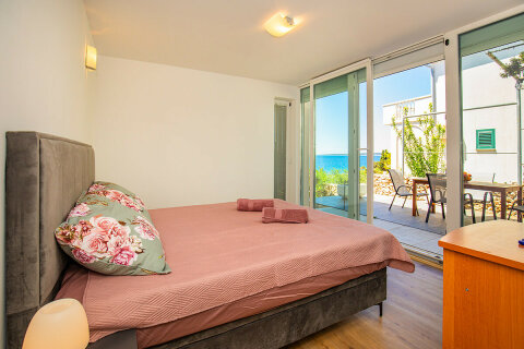 A7 -  apartmány Roza pro 2-4 osoby, horní budova - přízemí,  Mandre, ostrov Pag