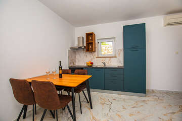 A7 -  apartmány Roza pro 2-4 osoby, horní budova - přízemí,  Mandre, ostrov Pag