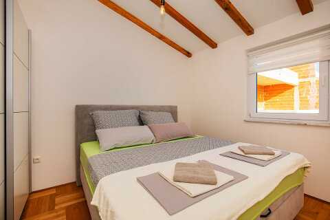 apartmány Suzana: apartmán A5 pro 4 osoby,<br />
2. poschodí