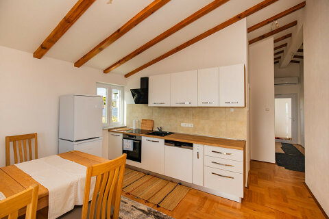 apartmány Suzana: apartmán A5 pro 4 osoby,<br />
2. poschodí