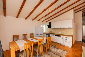 apartmány Suzana: apartmán A5 pro 4 osoby,<br />
2. poschodí