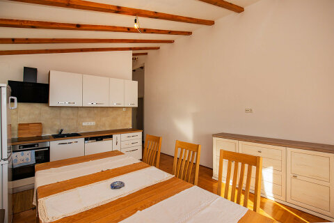 apartmány Suzana: apartmán A5 pro 4 osoby,<br />
2. poschodí