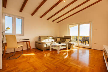 apartmány Suzana: apartmán A5 pro 4 osoby,<br />
2. poschodí