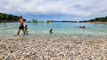 Apartmány Centinera - oblázková pláž, Pula-Banjole, poloostrov Istrie, Chorvatsko