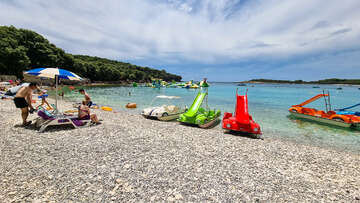 Apartmány Centinera - oblázková pláž, Pula-Banjole, poloostrov Istrie, Chorvatsko