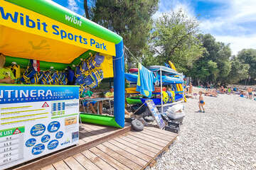 Pula - Banjole - půjčovna sportovního vybavení na pláži e u Resortu Centinera, poloostrov Istrie, Chorvatsko