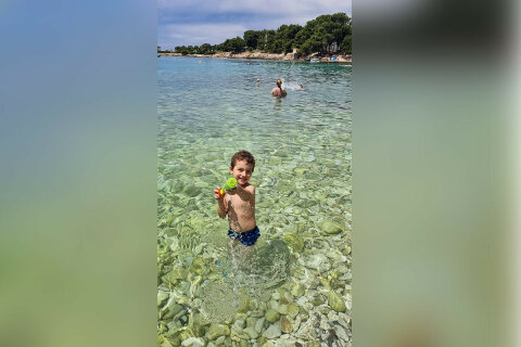 Resort Centinera*** - oblázková pláž, Banjole u Puly, Istrie, Chorvatsko