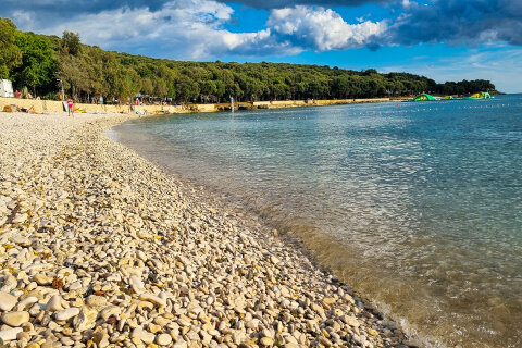 Mobilhome Mon Perin Resort - oblázková pláž Bale v části San Polo, Bale - Rovinj, Istrie, Chorvatsko