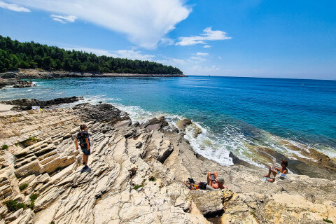Poloostrov Kamenjak - skály na konci stezky "Po stopách dinosaurů", Istrie, Chorvatsko