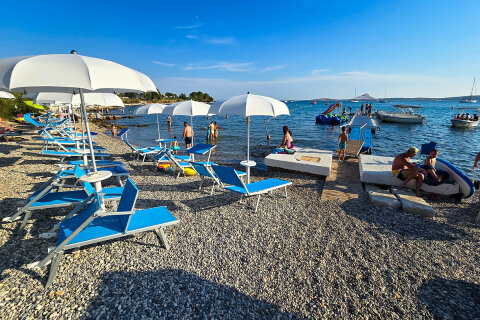 Pláž Alba Chiara, Medulin, Istrie, Chorvatsko