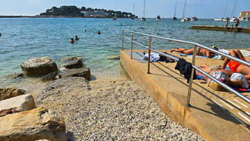 Poreč - pláž Kupalište, Istrie, Chorvatsko