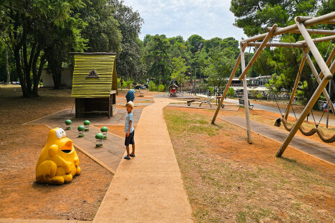 Poreč - dětská hřiště u pláže Kupalište, Istrie, Chorvatsko