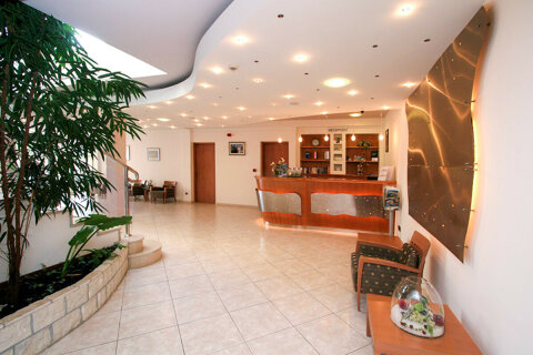 Hotel Flores**** - recepce, Poreč, Istrie, Chorvatsko