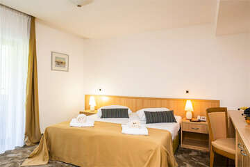 Hotel Flores**** - dvoulůžkový pokoj, Poreč, Istrie, Chorvatsko