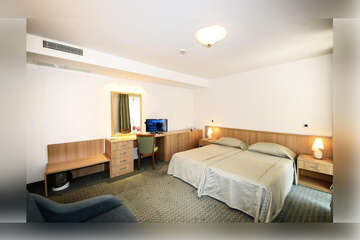 Hotel Flores**** - dvoulůžkový pokoj s možností 1 přistýlky, Poreč, Istrie, Chorvatsko