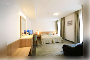 Hotel Flores**** - dvoulůžkový pokoj s možností 1 přistýlky, Poreč, Istrie, Chorvatsko