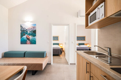 Apartmán Superior B pro 4–5 osob, Resort Medena, Seget Donji, Trogirská riviéra, Chorvatsko