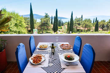 Apartmány Resort Medena - restaurace Maslina, Seget Donji, Trogirská riviéra, Chorvatsko