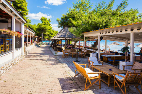 Apartmány Resort Medena - restaurace u pláže, Seget Donji, Trogirská riviéra, Chorvatsko