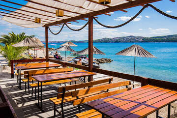 Apartmány Resort Medena - restaurace u pláže, Seget Donji, Trogirská riviéra, Chorvatsko