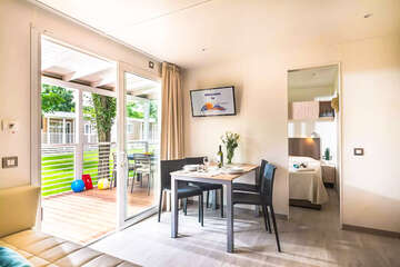 Mobilhome Lodge Premium pro 4–6 osob, Resort BiVillage, Fažana, Istrie, Chorvatsko