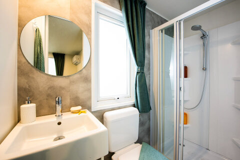 Mobilhome Lodge Comfort pro 5–6 osob, Resort BiVillage, Fažana, Istrie, Chorvatsko