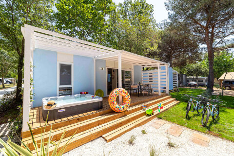 Mobilhome Lodge Prestige Relax pro 4–5 osob, Resort BiVillage, Fažana, Istrie, Chorvatsko