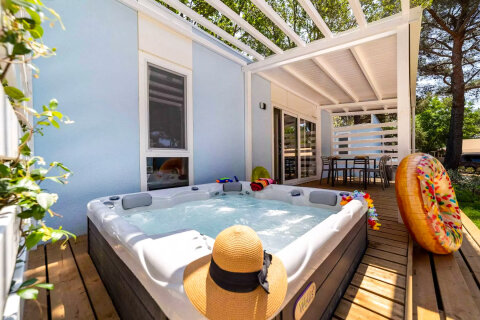 Mobilhome Lodge Prestige Relax pro 4–5 osob, Resort BiVillage, Fažana, Istrie, Chorvatsko