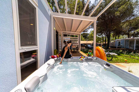 Mobilhome Lodge Prestige Relax pro 4–5 osob, Resort BiVillage, Fažana, Istrie, Chorvatsko