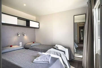 Mobilhome Lodge Deluxe Sea View pro 4–5 osob, Resort BiVillage, Fažana, Istrie, Chorvatsko