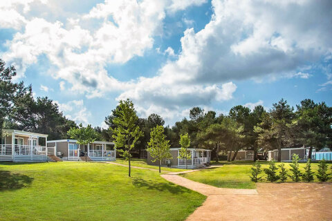 Mobilhome Lodge Deluxe Sea View pro 4–5 osob, Resort BiVillage, Fažana, Istrie, Chorvatsko